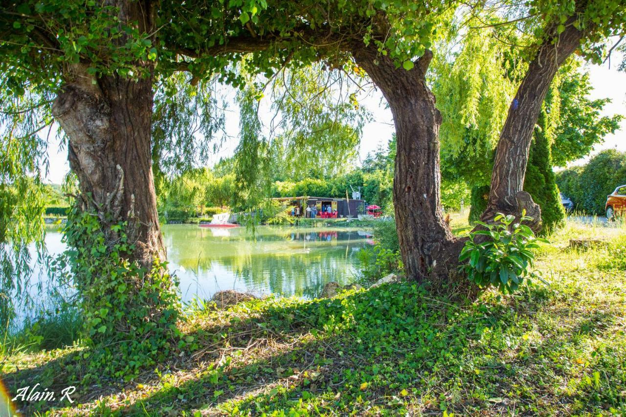 Paradise Challets And Camping Hotel Sarrecave Екстериор снимка