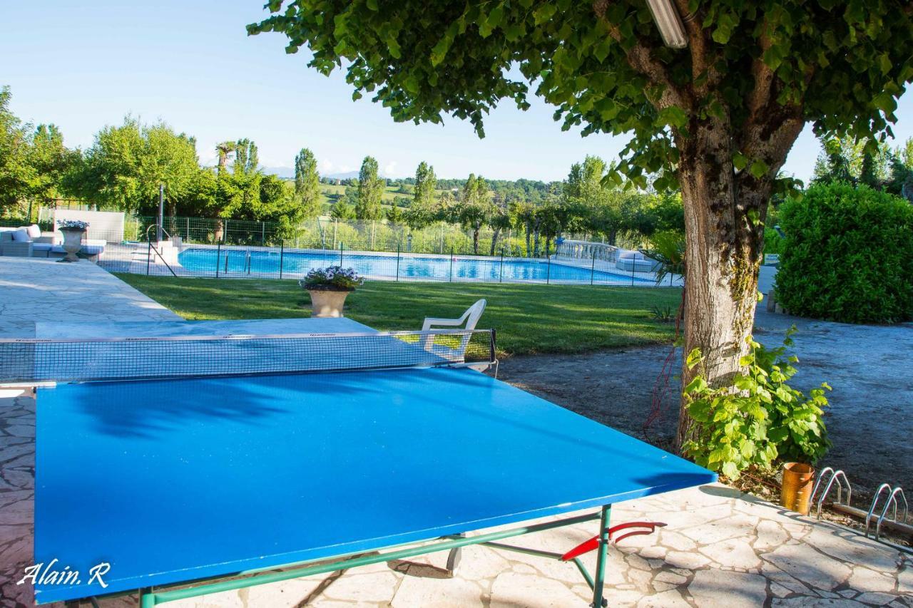 Paradise Challets And Camping Hotel Sarrecave Екстериор снимка