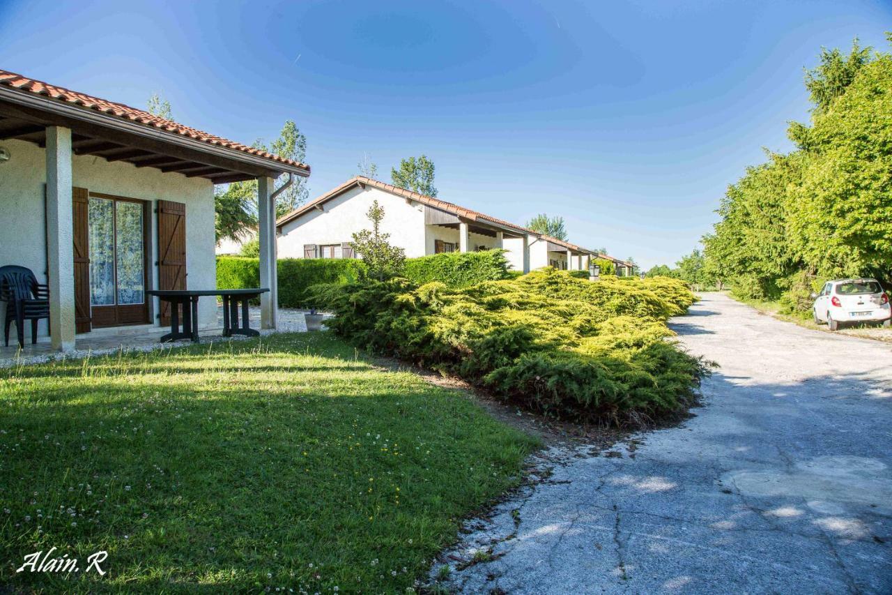 Paradise Challets And Camping Hotel Sarrecave Екстериор снимка