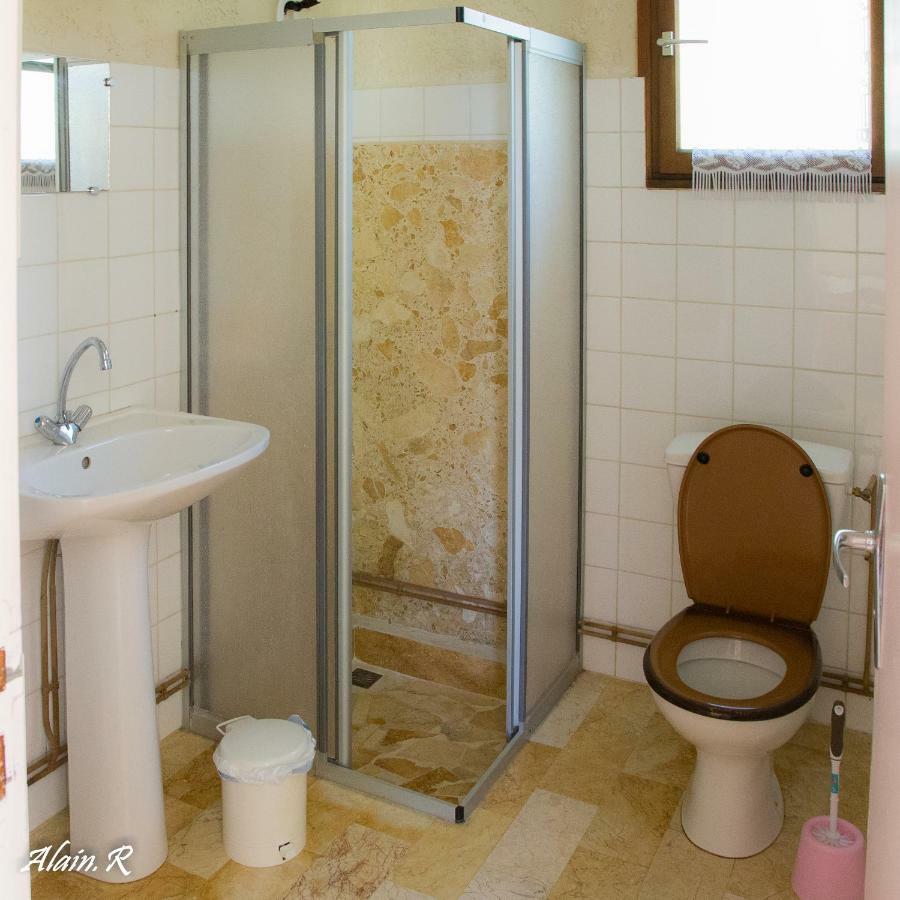Paradise Challets And Camping Hotel Sarrecave Екстериор снимка